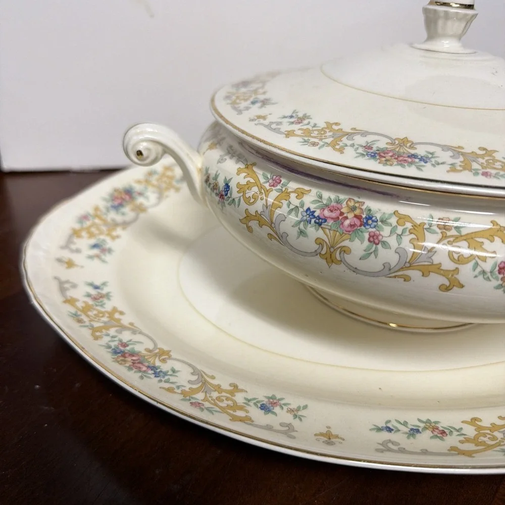 HOMER LAUGHLIN EGGSHELL NAUTILUS 15 1/2